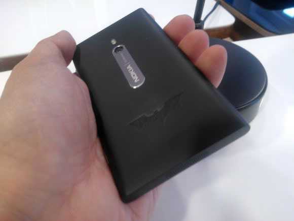 Nokia Unveils Batman Dark Knight Rises Limited Edition Lumia 800 1 Nokia unveils Batman Dark Knight Rises limited edition Lumia 800